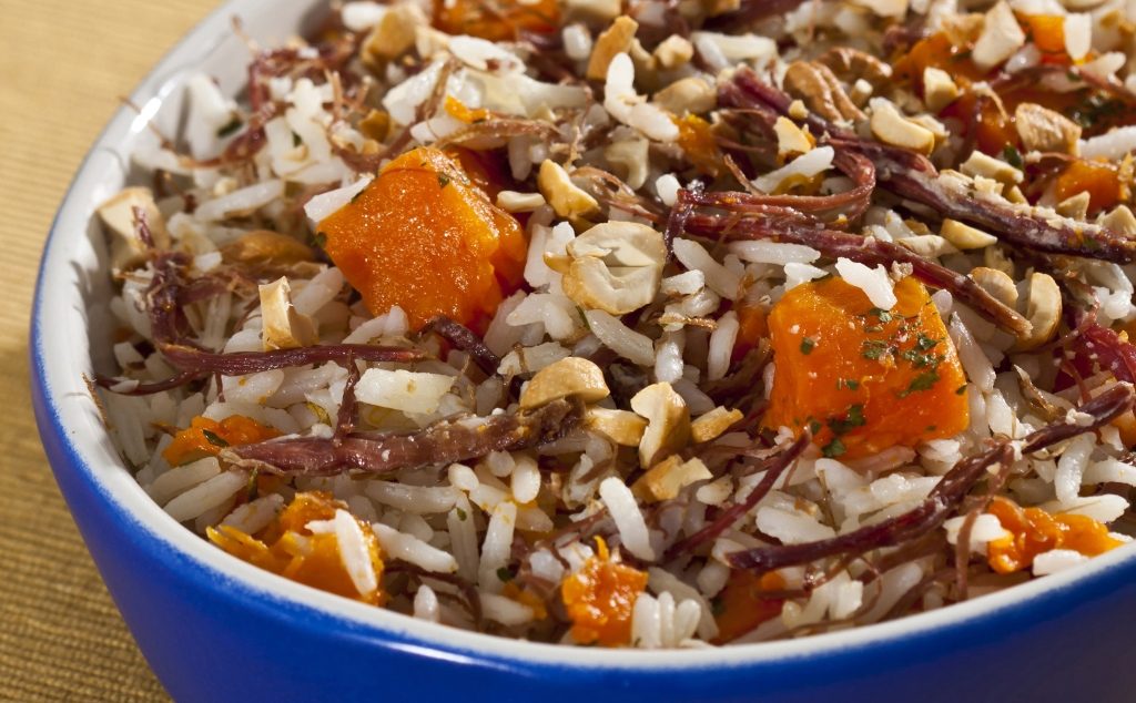Foto de receita de arroz com carne-seca