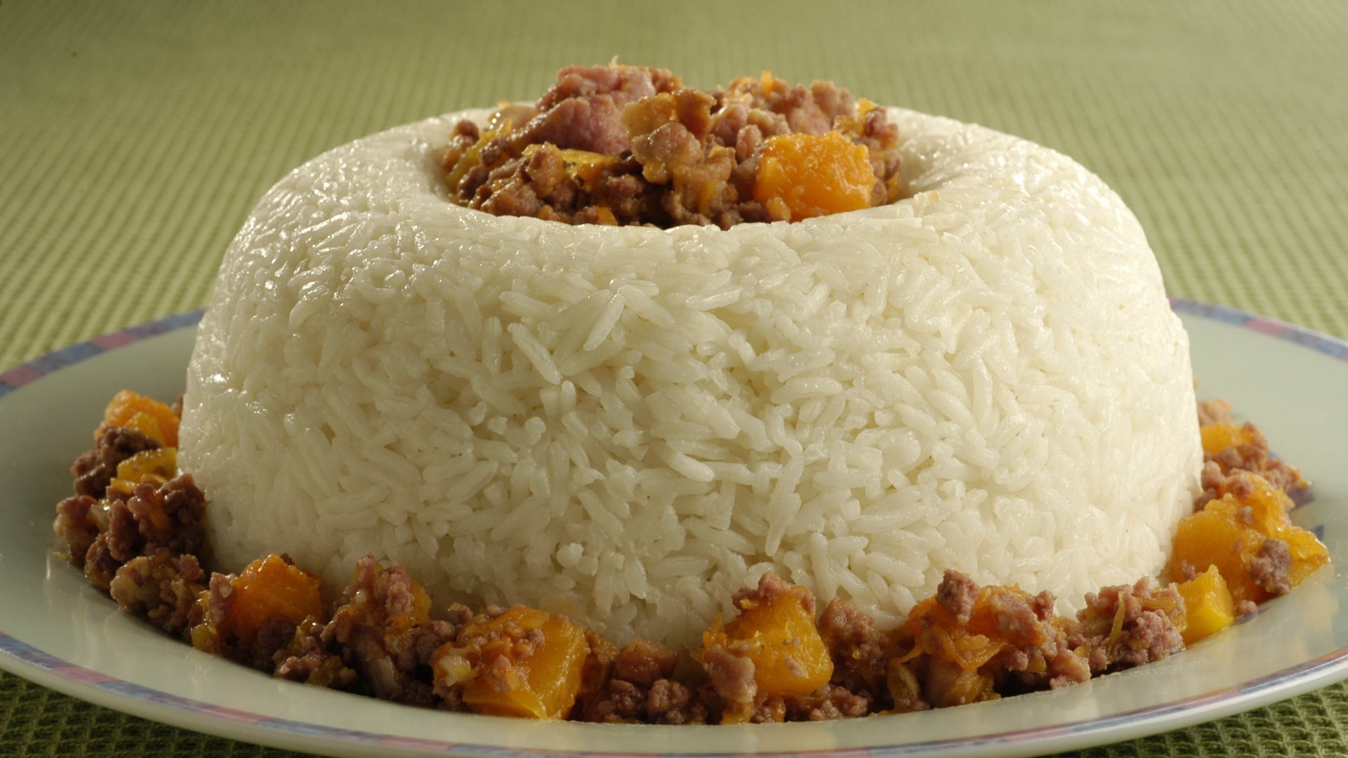Foto da receita de enformado de arroz com carne moída