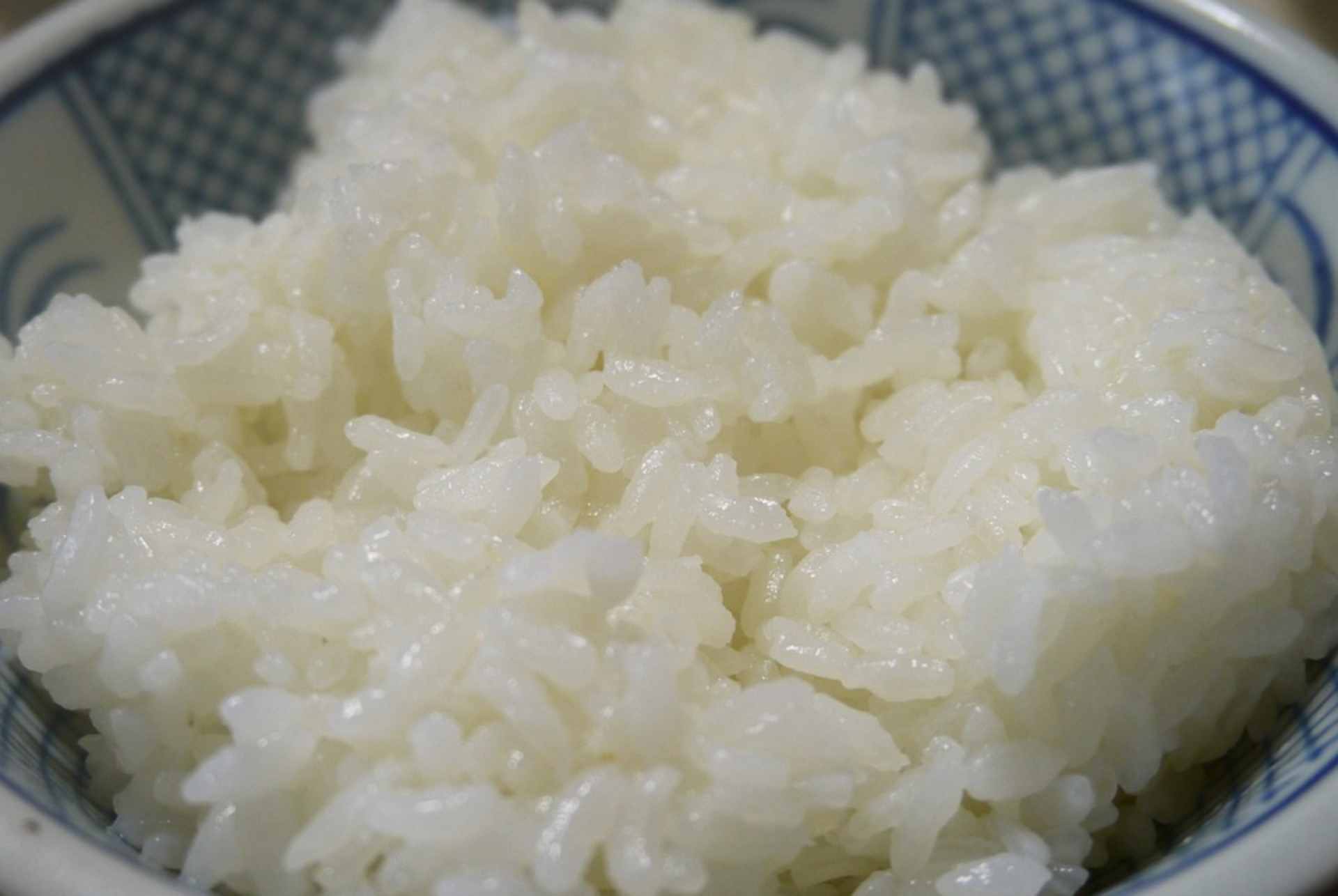 Aprenda a preparar esse arroz no micro-ondas em apenas 15 minutos.