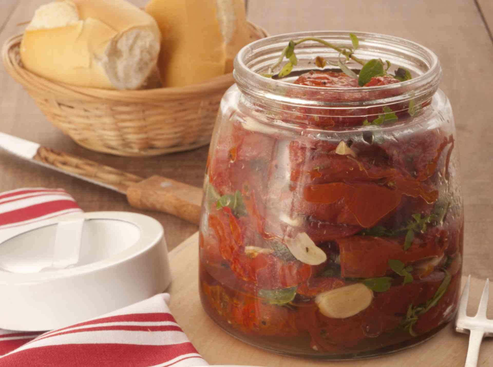 Aprenda fazer tomate seco caseiro superfácil