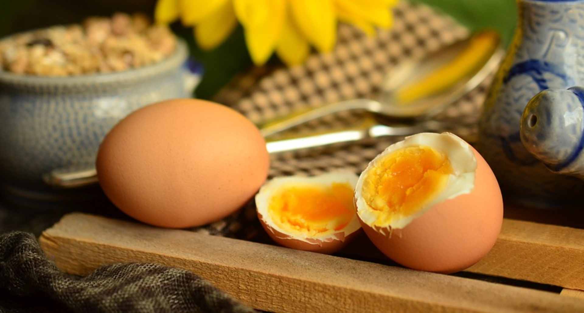 Como saber se o ovo está cozido com alguns truques