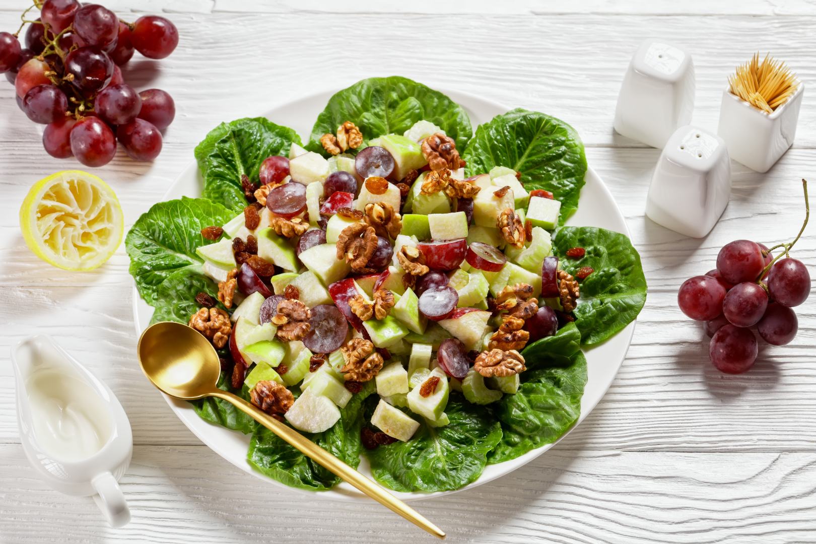 Salada de Maçã com Uvas Passas - Getty Images