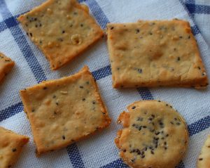 Biscoitos de queijo parmesão